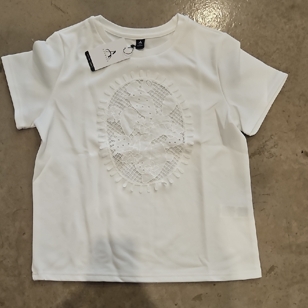 Elegant White Lace Detail Women's Tee